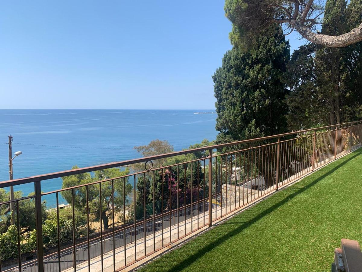 Appartement La Terrazza Nel Blu à Imperia Extérieur photo
