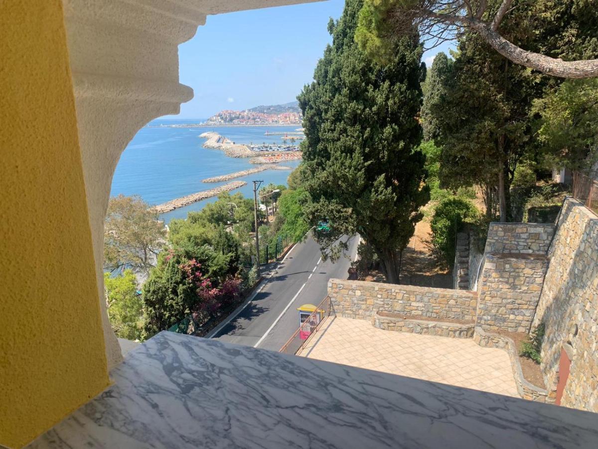 Appartement La Terrazza Nel Blu à Imperia Extérieur photo